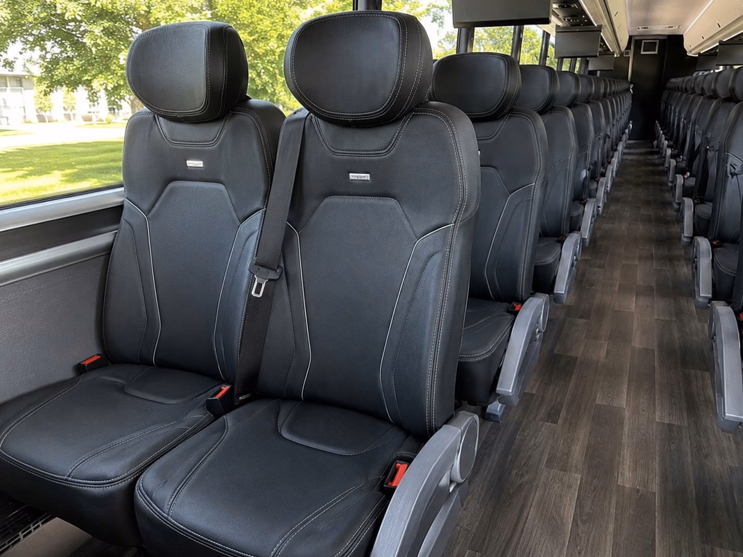 sports bar crawls and tailgate bus rentals in allen and collin county